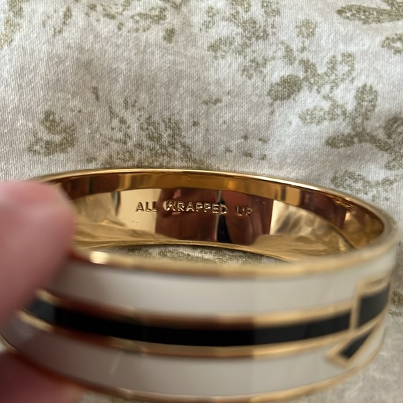 Kate spade all wrapped up bangle bracelet. - Picture 2 of 3